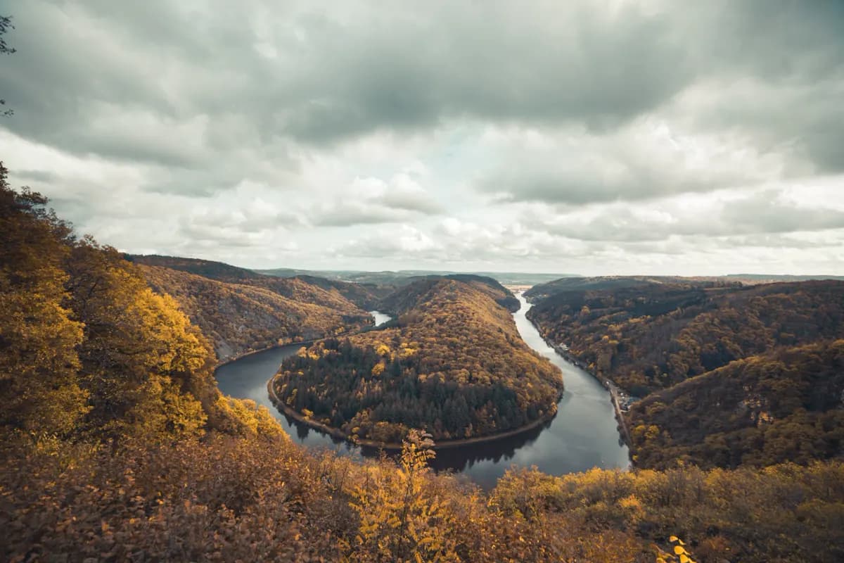 Die Saarschleife bei Mettlach im Saarland